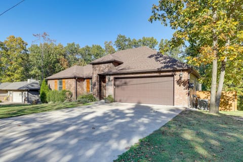 Riders Retreat! Modern Home By Bella Vista Trails House in Bella Vista