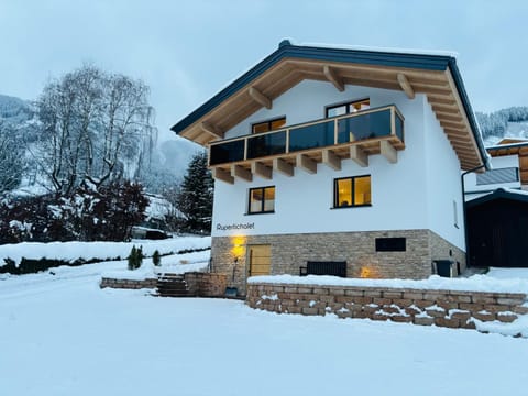 Property building, Winter