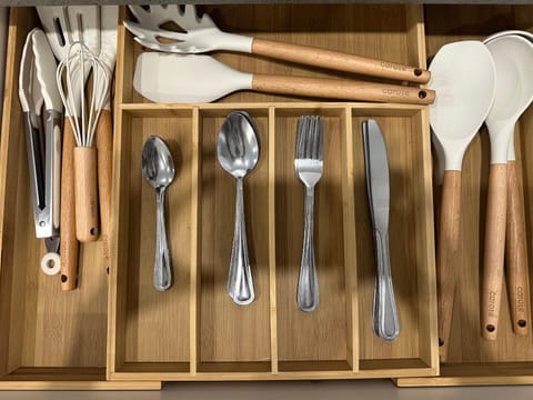 Luxury Home close to Windsor Airport and Detroit border, sleeps 11 guest Vacation rental in Windsor