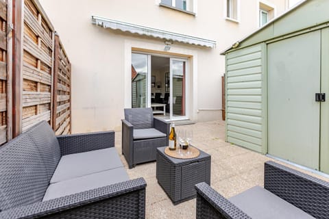 Patio, Day, View (from property/room), Living room