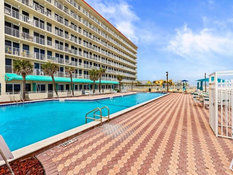 Property building, Day, Summer, Balcony/Terrace, Beach, Swimming pool