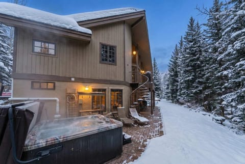 Gore Creek Escape Hot Tub Mountain Creek Views House in Vail