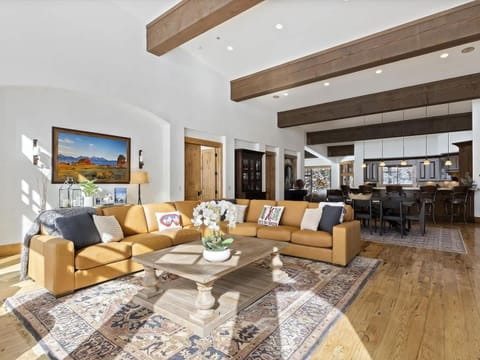 Apex Lodge - Solitude Resort 5BR with Hot Tub Chalet in Wasatch County