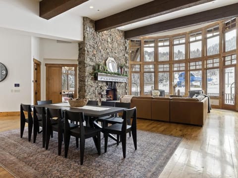 Apex Lodge - Solitude Resort 5BR with Hot Tub Chalet in Wasatch County