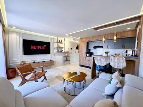 TV and multimedia, Kitchen or kitchenette, Living room