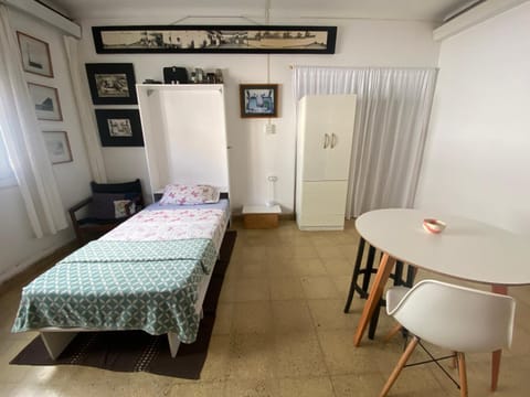 Bed, Living room, Photo of the whole room, Seating area, Dining area, Bedroom