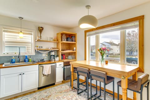 12 Mi to Bozeman Pet-Friendly Gem with Sauna and Yard House in Belgrade