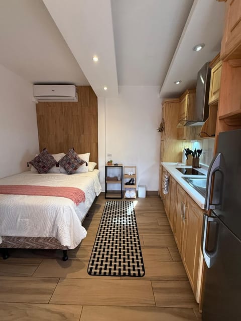 Bed, Kitchen or kitchenette, Photo of the whole room, Bedroom