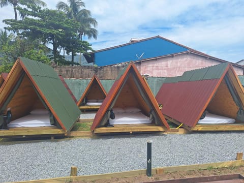 BBQ facilities, Beach, Communal kitchen, internet, pet friendly, stove