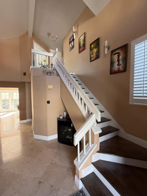 South OC House House in Laguna Niguel