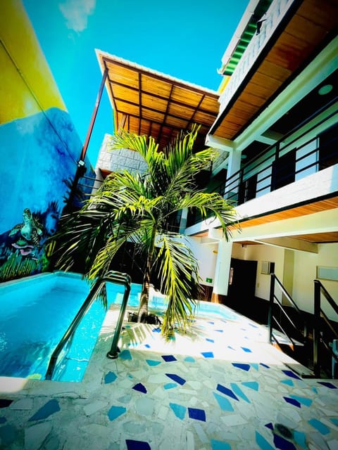 Property building, Patio, Day, Pool view, Swimming pool, Swimming pool, sunbed