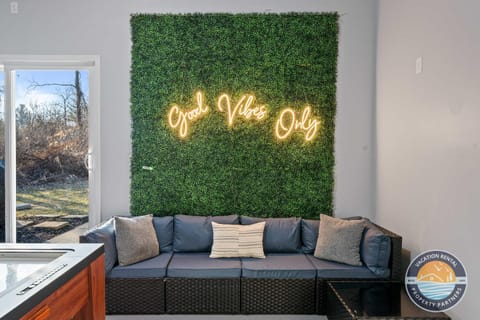 Lake Geneva Family House Pool Table Fireplace and Sleeps 10 House in Wisconsin