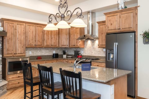 Bear Den House in Fraser