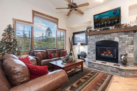 Bear Den House in Fraser