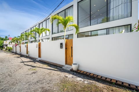 Property building, Day