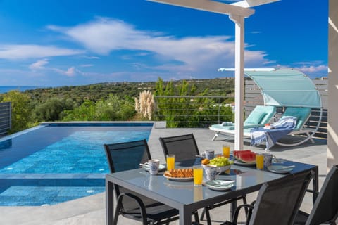 Patio, Natural landscape, View (from property/room), Balcony/Terrace, Food and drinks, Food, Mountain view, Pool view, Swimming pool, Breakfast, Drinks, sunbed