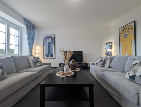 Communal lounge/ TV room, Living room