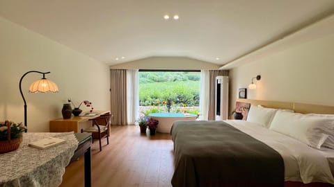 Bed, Photo of the whole room, Bedroom, Garden view