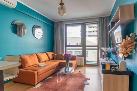 TV and multimedia, Living room, Seating area, air conditioner