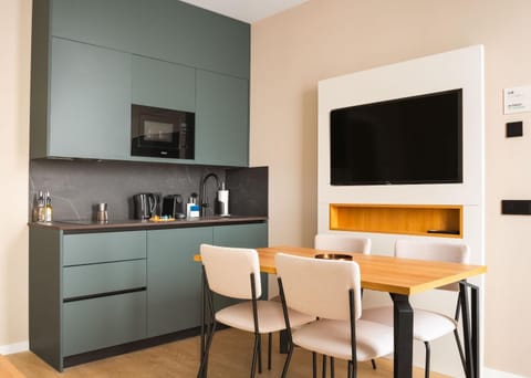 TV and multimedia, Coffee/tea facilities, Kitchen or kitchenette