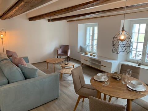 Living room, Seating area, Dining area