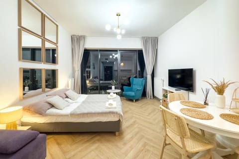 Communal lounge/ TV room, Living room, Bedroom, City view