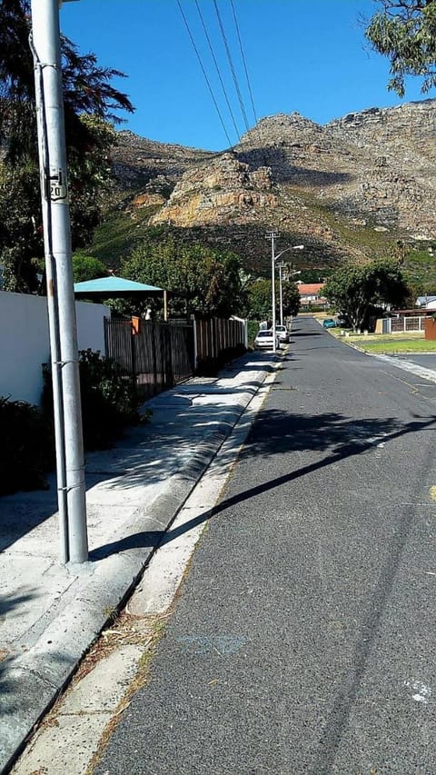 Cozy Studio Next to the Vlei and Nature Reserve Apartment in Cape Town
