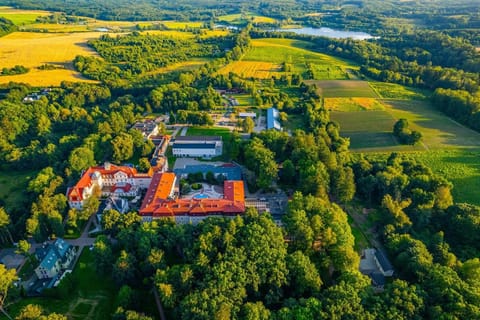 Property building, Spring, Day, Neighbourhood, Natural landscape, Bird's eye view, Street view