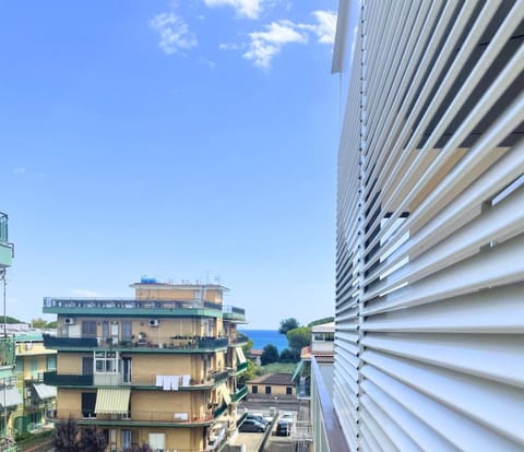Day, View (from property/room), Balcony/Terrace, City view