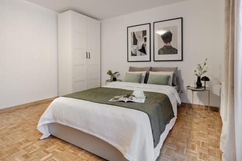 Bed, Photo of the whole room, Bedroom, towels, wardrobe