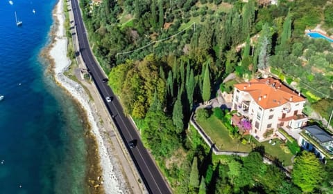 Paradise Villa Lake Garda Apartment in Torri del Benaco