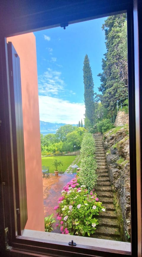 Paradise Villa Lake Garda Apartment in Torri del Benaco