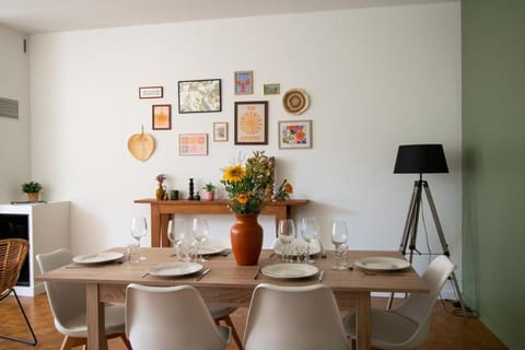 Les Rosiers Apartment in Fougères