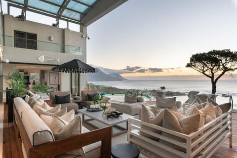 Breathtaking Villa, Sea & Mountain Vistas Villa in Cape Town