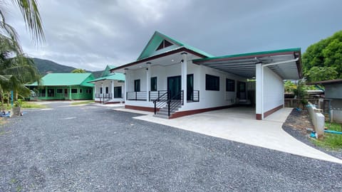 Property building, Day