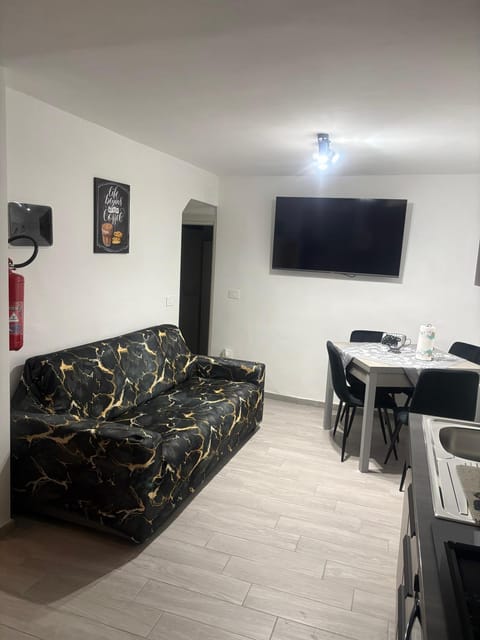 TV and multimedia, Living room, Dining area, Evening entertainment