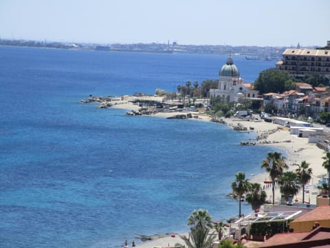 Neighbourhood, Sea view