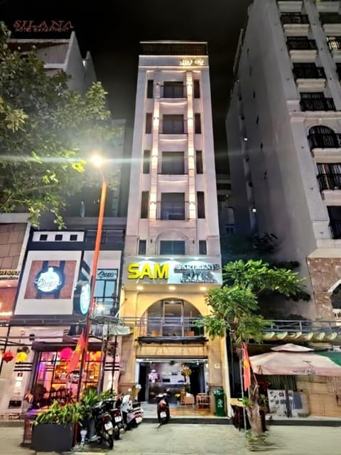 Property building, Night, Neighbourhood, Lobby or reception, City view, Street view, Location