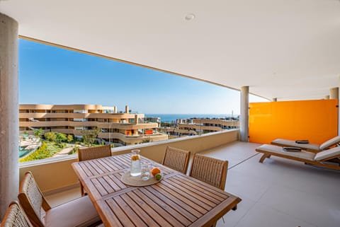 View (from property/room), Balcony/Terrace, Sea view, sunbed