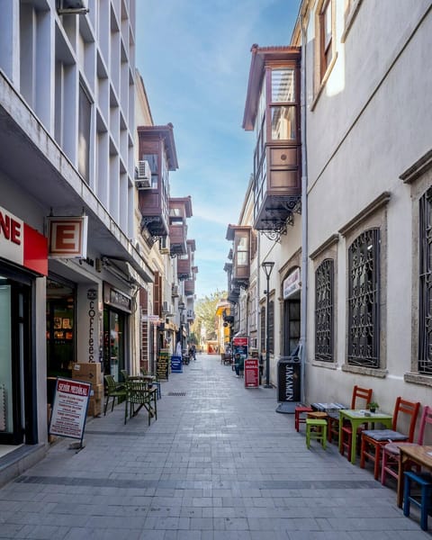 Stone studio just a 3min walk from the Clock Tower Apartment in Izmir