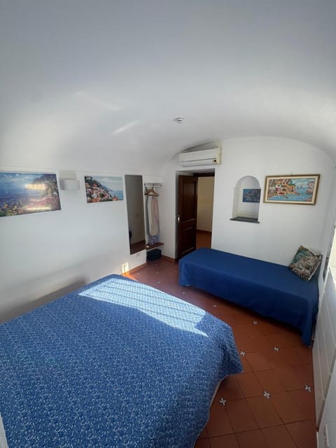 Bed, Photo of the whole room, Bedroom, wardrobe, air conditioner