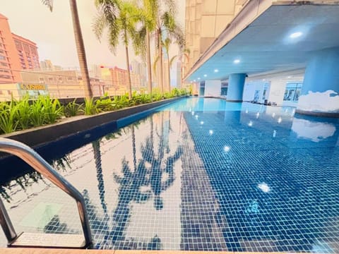 Day, Pool view, Swimming pool, sunbed