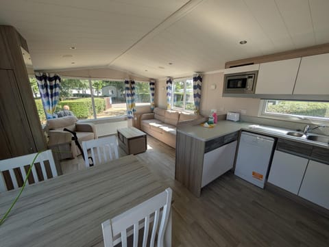 Kitchen or kitchenette, Living room, Dining area, dishwasher