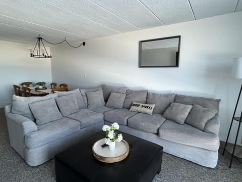 Amazing Lake Winni Views in Cedar Lodge Complex Apartment in Laconia