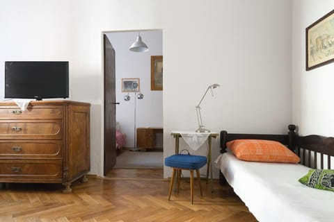 Living room, Photo of the whole room
