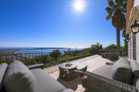 Natural landscape, Balcony/Terrace, Sea view