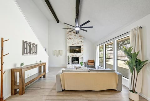 Austin 3BR Retreat with Backyard House in Austin