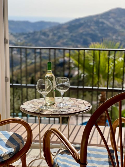View (from property/room), Balcony/Terrace