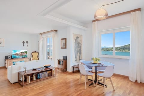 Portoseaview Terrace & AC Apartment in Porto Venere