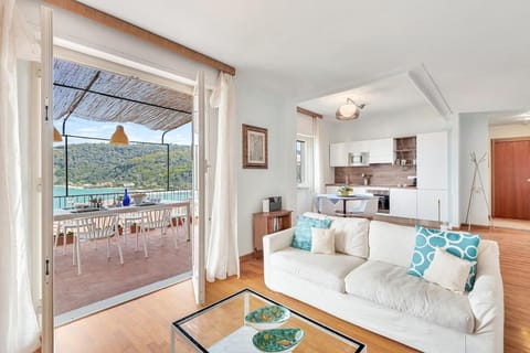 Portoseaview Terrace & AC Apartment in Porto Venere